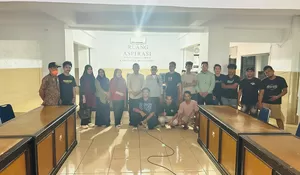 Peduli Travel Angkutan Lokal, Wakil Ketua DPRD Bulukumba Minta Penghentian Sementara Operasi Bus AKAP