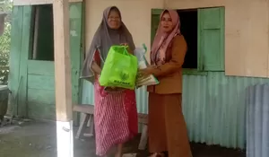 Tujuh Lansia di Desa Tamaona Terima Bantuan Sembako dari BAZNAS Bulukumba