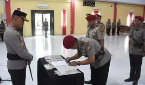 Sertijab 10 Perwira, Kapolres Bulukumba Tekankan Profesionalisme