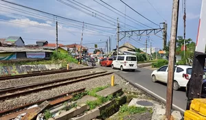 Keluarga Korban Ceritakan Kronologi Kejadian Sebelum Kecelakaan KA Feeder Padalarang dengan Mobil Online yang Tewaskan 5 Orang