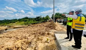 Tinjau Jalan Tol, Presiden Ingatkan Pembangunan IKN Harus Perhatikan Lingkungan