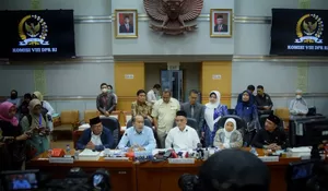 Komisi VIII DPR Minta Pemerintah Turunkan Biaya Haji