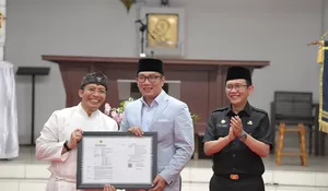 Ridwan Kamil Serahkan Izin Pembangunan Gereja Katolik Ibu Teresa Bekasi
