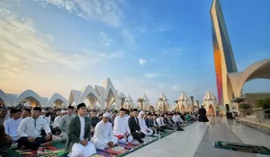 Ribuan Warga Padati Salat Idul Fitri Perdana di Masjid Raya Al Jabbar