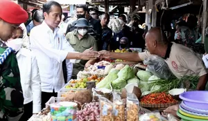 Presiden Akui Harga Bahan Pokok di Pasar Sambonggede Paling Murah