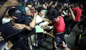 Warga Surabaya Antusias Sambut Laga FIFA Match Day Indonesia-Palestina