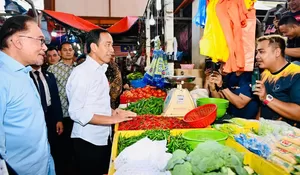 Kunjungi Pasar Chow Kit, Presiden Diteriaki Masyarakat, Pak Jokowi, Pak Jokowi!