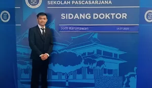 Berkenalan Dengan Peneliti Muda Jotti Karunawan, Doktor Sains dan Teknologi Nano Pertama ITB
