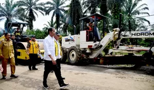 Tinjau Perbaikan Jalan di Bengkulu, Jokowi Minta Pemda Prioritaskan Penggunaan Anggaran