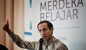 Kemendikbudristek Tak Wajibkan Lagi Mahasiswa Skripsi di Akhir Studi