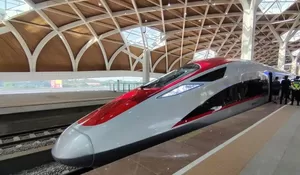 Proyek Kereta Cepat Dikejar, Ekonom: Itu Proyek Properti Bukan Transportasi