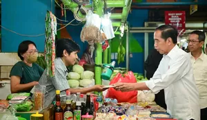 Tinjau Pasar Jatinegara, Presiden: Semua Baik, Hanya Beras Masih Tinggi