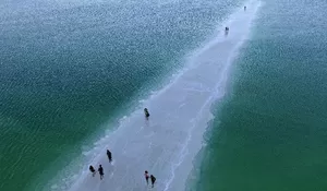 Mengungkap Keunikan Laut Mati yang Asin: Permata di Gurun