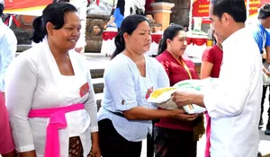 Serahkan Bantuan Pangan, Presiden: Bantuan Diberikan Hingga Maret 2024