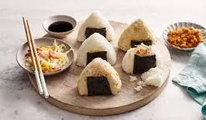 Onigiri: Fakta Menarik Tentang Camilan Beras Jepang