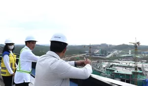 Hari Kedua, Jokowi Tinjau Pembangunan Istana dan Kantor Presiden di IKN