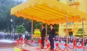 Presiden Võ Văn Thưởng Sambut Jokowi dengan Upacara Kenegaraan
