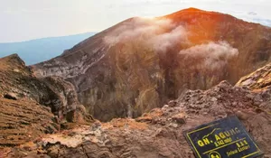 Gunung Agung: Megahnya Puncak Spiritual Bali