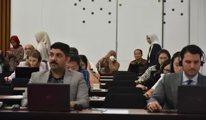 Peserta Kelas Bahasa Indonesia Untuk Para Diplomat Asing Membludak