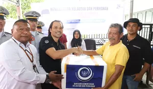 KKP Salurkan Bantuan Produk Perikanan untuk Korban Banjir di Sumatera Barat
