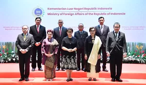 Menlu RI Lantik 14 Pejabat RI di Luar Negeri
