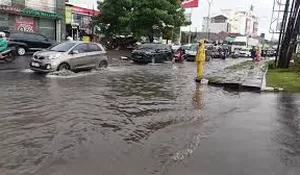 Banjir Rendam Kota Bekasi, Polisi Terapkan Contra Flow