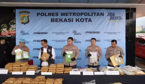 Polres Metro Bekasi Kota Bongkar Sindikat Narkoba: 45 Kg Ganja dan Ratusan Ribu Pil Disita