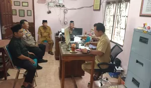 Jaga Kondusivitas Wilayah, Bhabinkamtibmas Polsek Teras Sambangi Desa Nepen