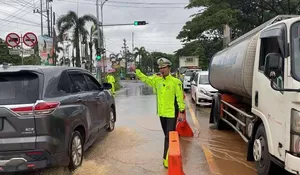 Banjir Rendam Jalur Pantura Pati–Rembang, Antrean Kendaraan Mengular hingga 3 Kilometer