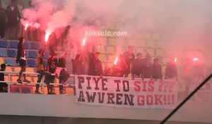Persis Solo Didenda Rp250 Juta Akibat Penyalaan Flare di Stadion Manahan