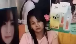 Wanita di Cikarang Viral Usai Tak Mampu Bayar Smoothing Salon Rp250 Ribu, Rambut Dibotaki Sebelah