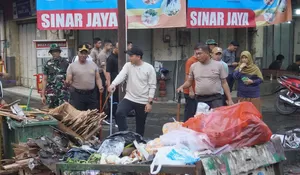Polresta Surakarta dan Forkopimda Kerja Bakti di Pasar Gede–Kali Pepe, Dukung Gerakan Indonesia ASRI