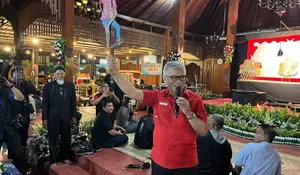 Rayakan HUT ke-53, PDIP Kota Solo Angkat Suara Wong Cilik Lewat Wayang Kampung Sebelah
