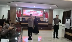 Dukung Pelayanan Ramah Disabilitas, Polresta Surakarta Adakan Pelatihan Bahasa Isyarat