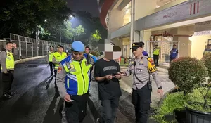 Amankan Laga Persis Solo vs PSBS Biak, Tim Sparta Tindak Suporter Bawa Miras di Stadion Manahan