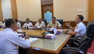 Wali Kota Respati Ardi Sediakan Spot Berburu Takjil saat Ramadan, PKL Diarahkan ke Lokasi Komunal