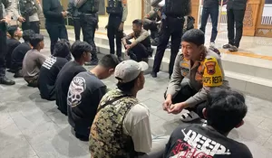 Tim Sparta Polresta Surakarta Ringkus 10 Pelaku Vandalisme, Temukan Obat Penenang dan Pisau Lipat