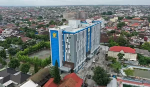 Mendiktisaintek Resmikan Gedung Baru Sekolah Vokasi UNS