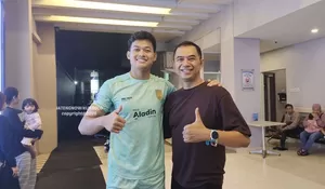 Kondisi Membaik, Kiper Persis Muhammad Riyandi Jalani Pemeriksaan Usai Benturan di Laga Kontra Bali United