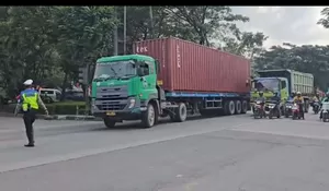 Polda Jateng Lakukan Penyekatan Kendaraan Sumbu Tiga Selama Operasi Ketupat Candi 2026