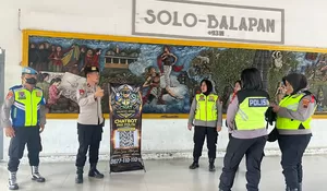 Polresta Surakarta Kerahkan 52 Polwan Patroli Pusat Keramaian, Sosialisasikan TAC dan Si Polan