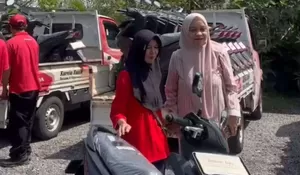 Viral! Pengusaha Rumah Makan di Sukoharjo Bagi THR Motor Baru ke 29 Karyawan