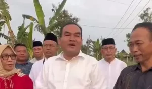 Jalan Rusak Viral, Warga Blora Patungan Perbaiki! Bupati Arief Rohman Malah Ndompleng Cek Lokasi dan Bikin Konten Minta Maaf