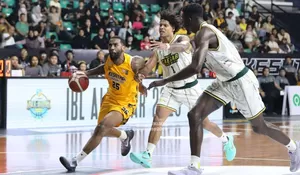 Hasil IBL: Trio Asing Menggila, Kesatria Bengawan Solo Tumbangkan Pacific Caesar 98-91 di Sritex Arena