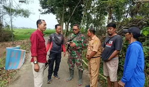 Sertu Eko Sucipto, Jurnalis TMMD Sragen yang Tak Hanya Meliput tapi Juga Bangun Kedekatan dengan Warga