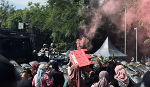 Jelang May Day, Polresta Surakarta Siapkan Personel Lewat Simulasi Sispamkota