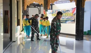 Satgas TMMD Sragen Bersihkan Masjid Juanda, Perkuat Kebersamaan di Desa Plumbungan
