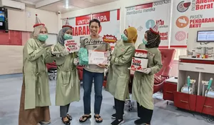 PMI Kota Surakarta Luncurkan Rising Heroes, Apresiasi Donor Darah Pertama Gen Z di Usia 17 Tahun