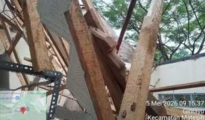 Atap SD Negeri 01 Girilayu Karanganyar Roboh Saat Jam Sekolah, Tidak Ada Korban Jiwa