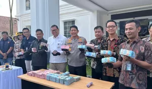 Polresta Surakarta dan BI Solo Musnahkan Ribuan Lembar Uang Palsu Senilai Hampir Rp1 Miliar
